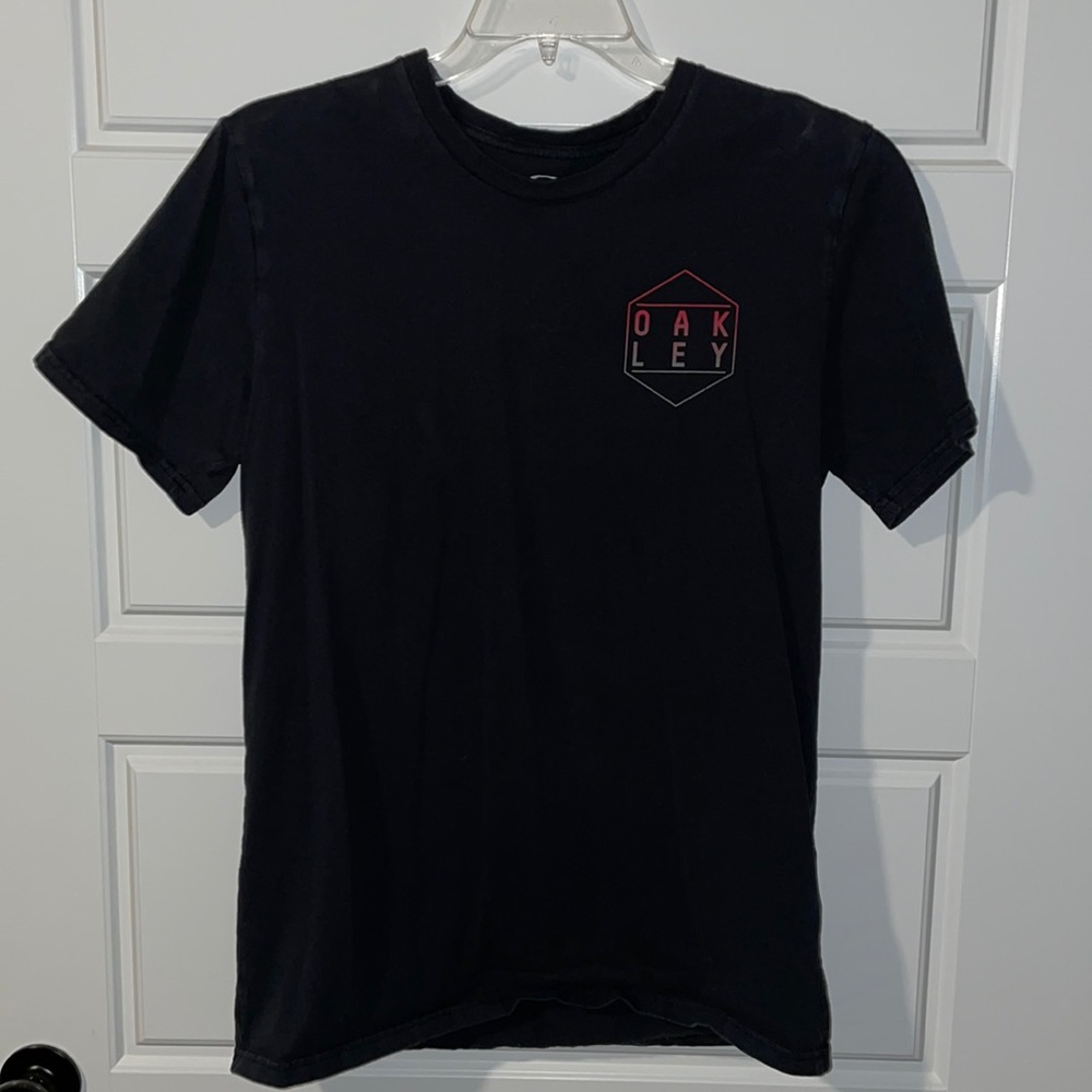 Oakley t-shirt